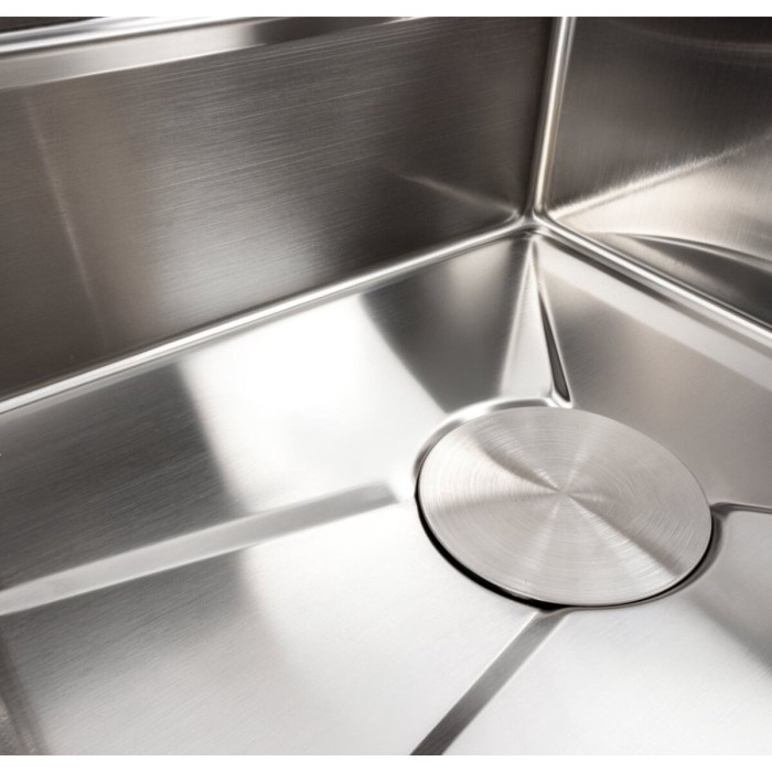 Valeso Handmade 64x50B (3.0/0.8) – metal kitchen sink 64 cm with faucet