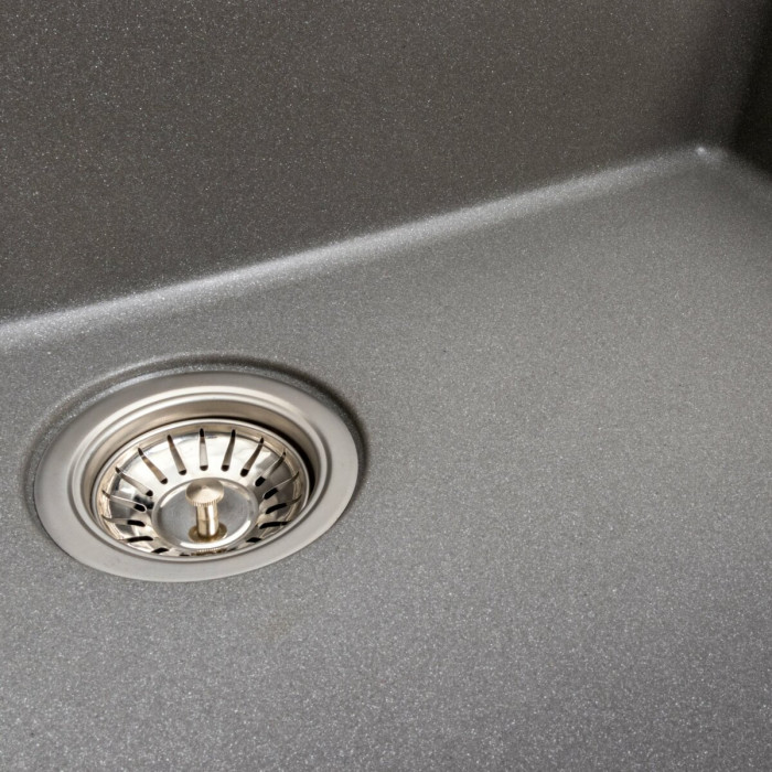 Valeso Bogema 7850 monsoon grey – 78 cm composite sink without a wing, installed in a kitchen countertop cutout
