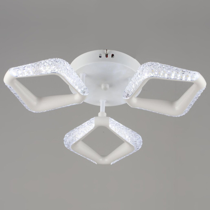 Sirius B YH1301/3 WT - яркая LED люстра на три плафона высотой 10 см