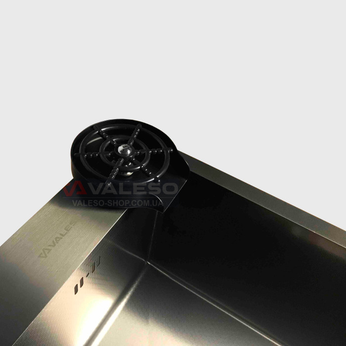 Valeso CW2 Black matte rinser - flush-mount, made of stainless steel