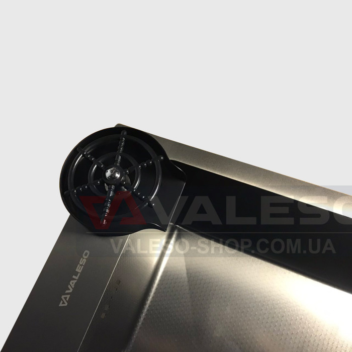 Valeso CW2 Black matte rinser - flush-mount, made of stainless steel