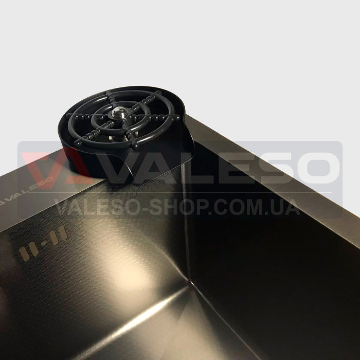 Valeso CW2 Black matte rinser - flush-mount, made of stainless steel